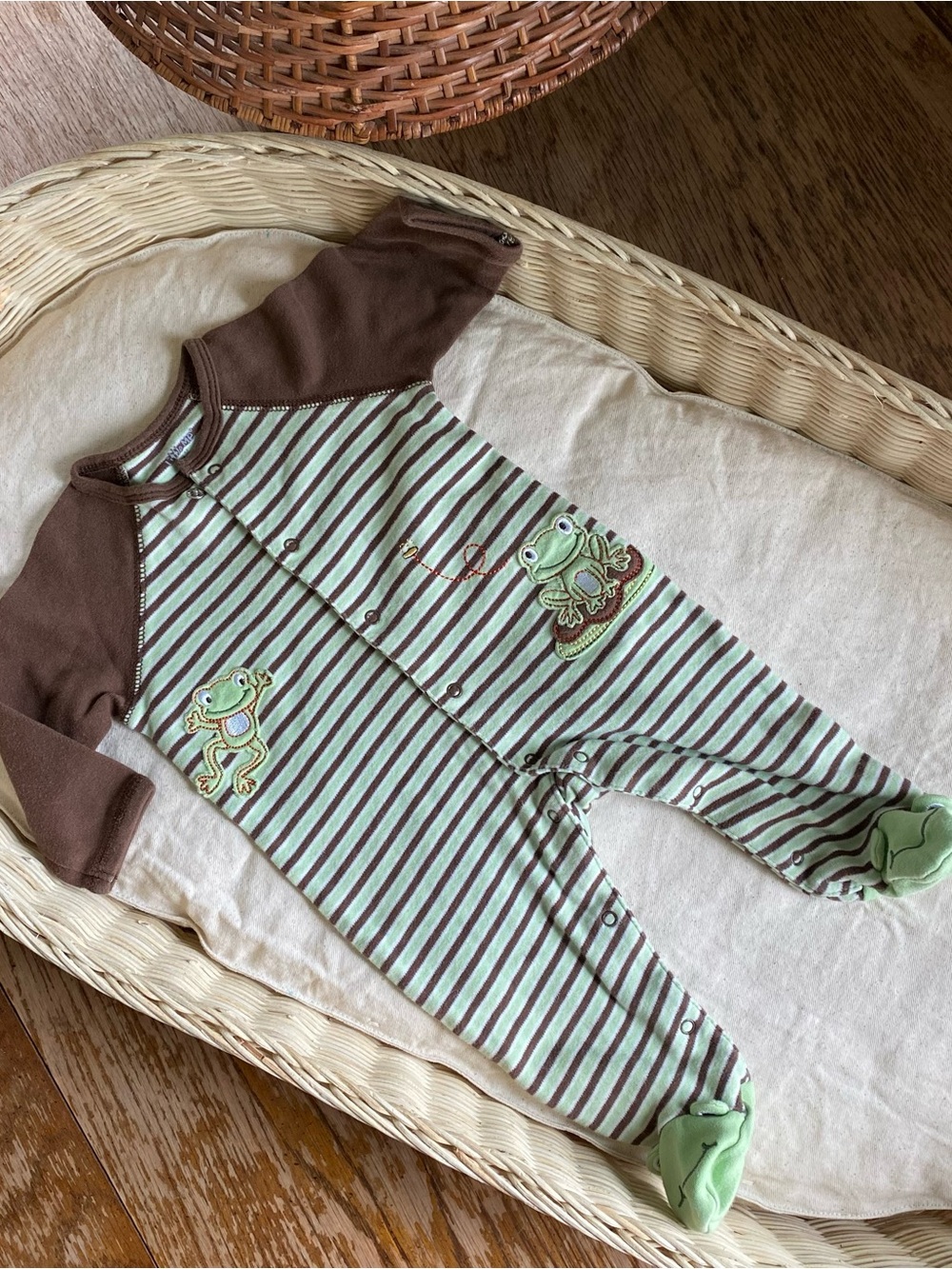 Vintage little me 3 month cotton Frog print snaps sleeper bodysuit with snaps